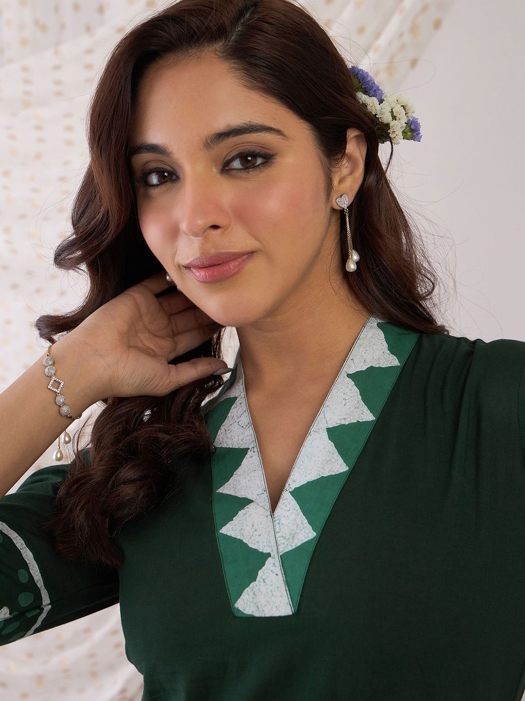 Dhiyona IE Floral Printed Pure Cotton V Neck Straight Tunic And Trousers