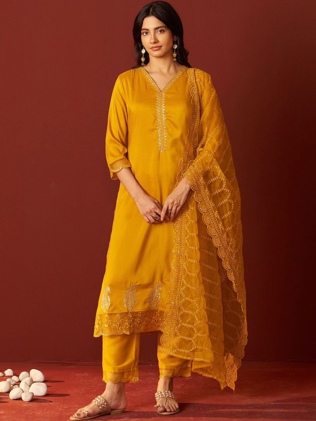 Women Ethnic Motifs Embroidered Regular Thread Work Kurta with Trousers & With Dupatta