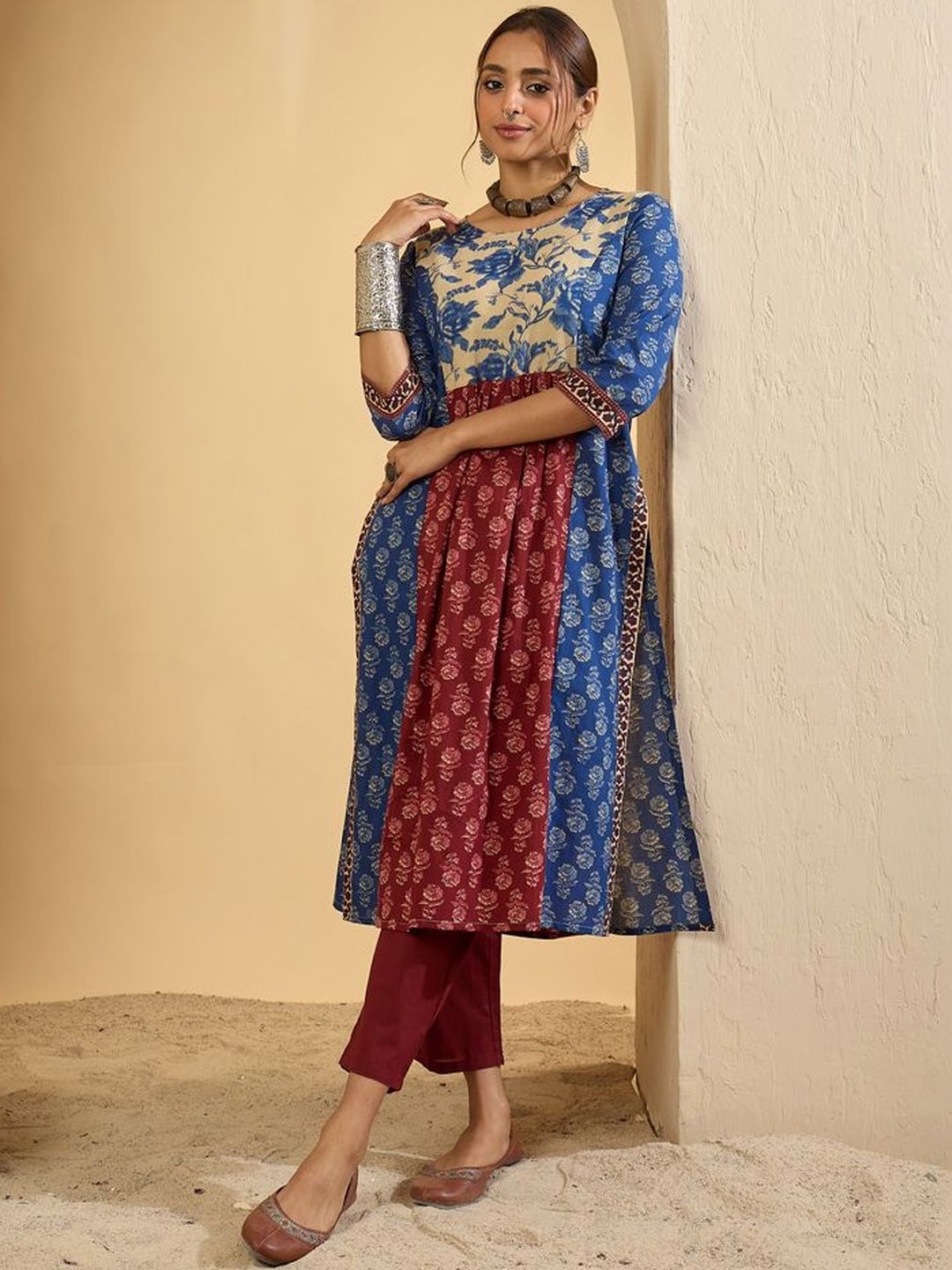 Women Floral Printed Panelled Pure Cotton Kurta with Trousers