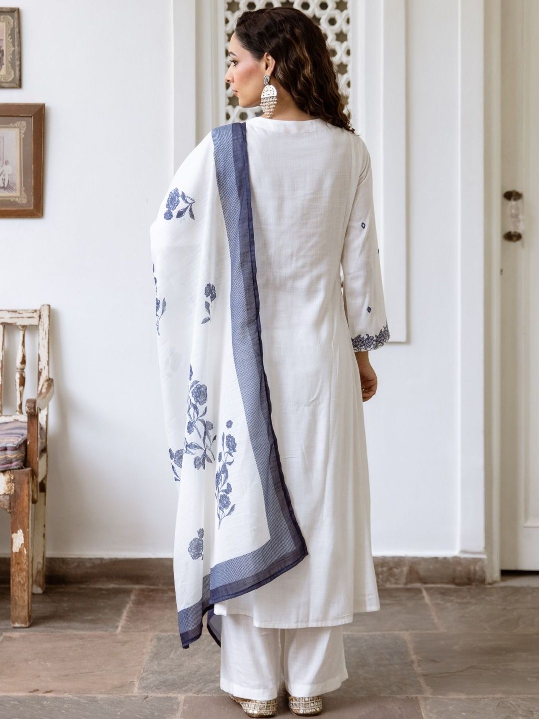 Women Floral Printed Cotton Kurta with Trousers & Dupatta