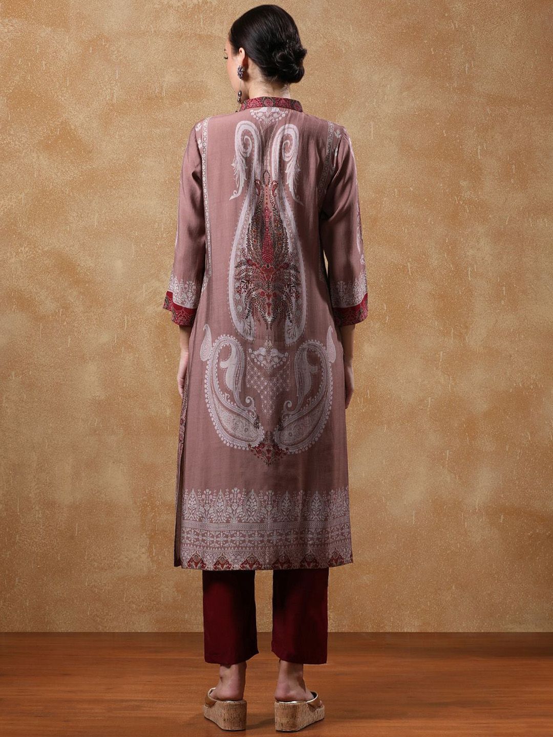 Dhiyona VA Women'sPaisley Printed Mandarin Collar Straight Kurta With Trousers