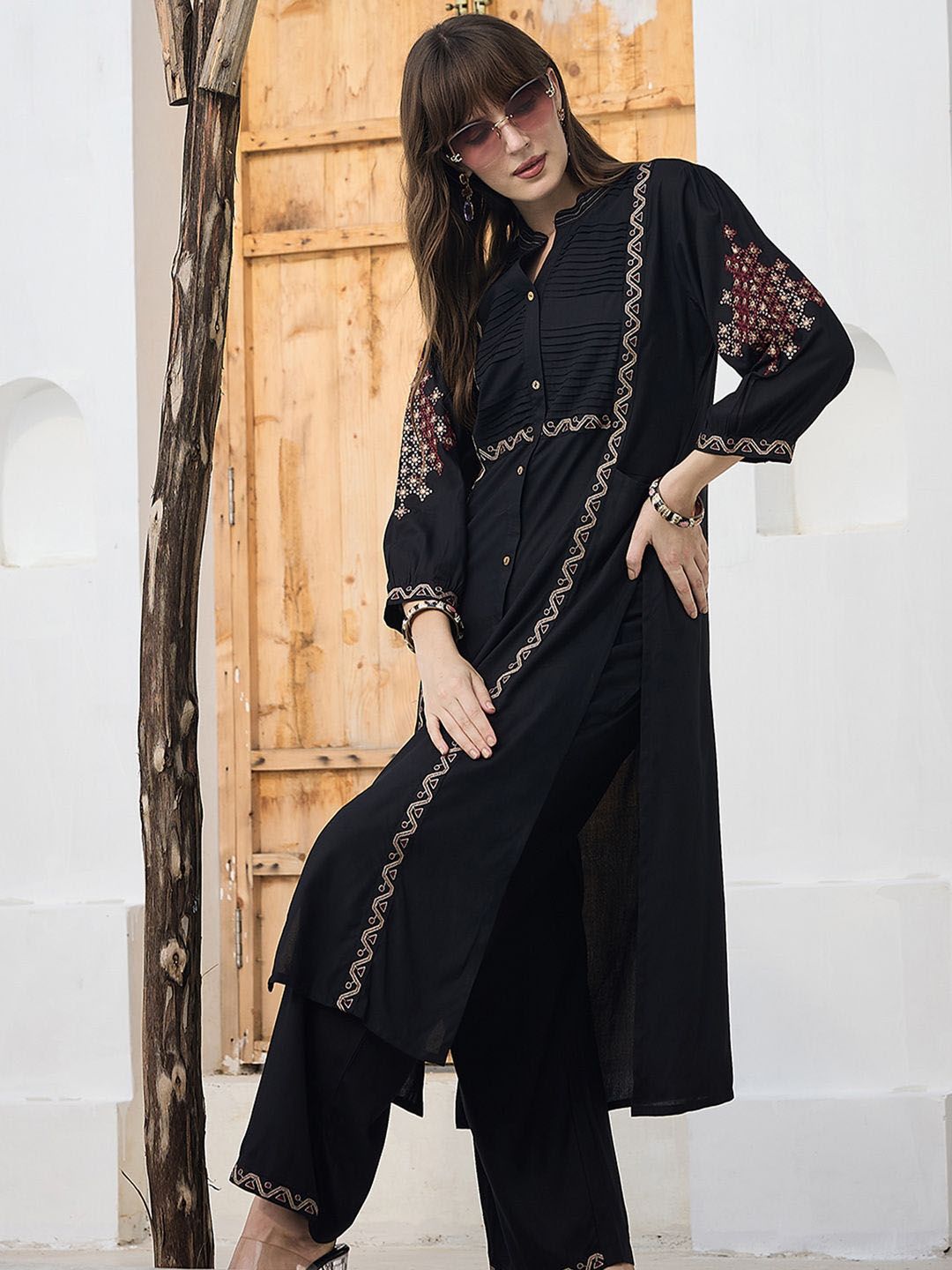 Dhiyona IE Embroidered Mandarin Collar Tunic With Trousers