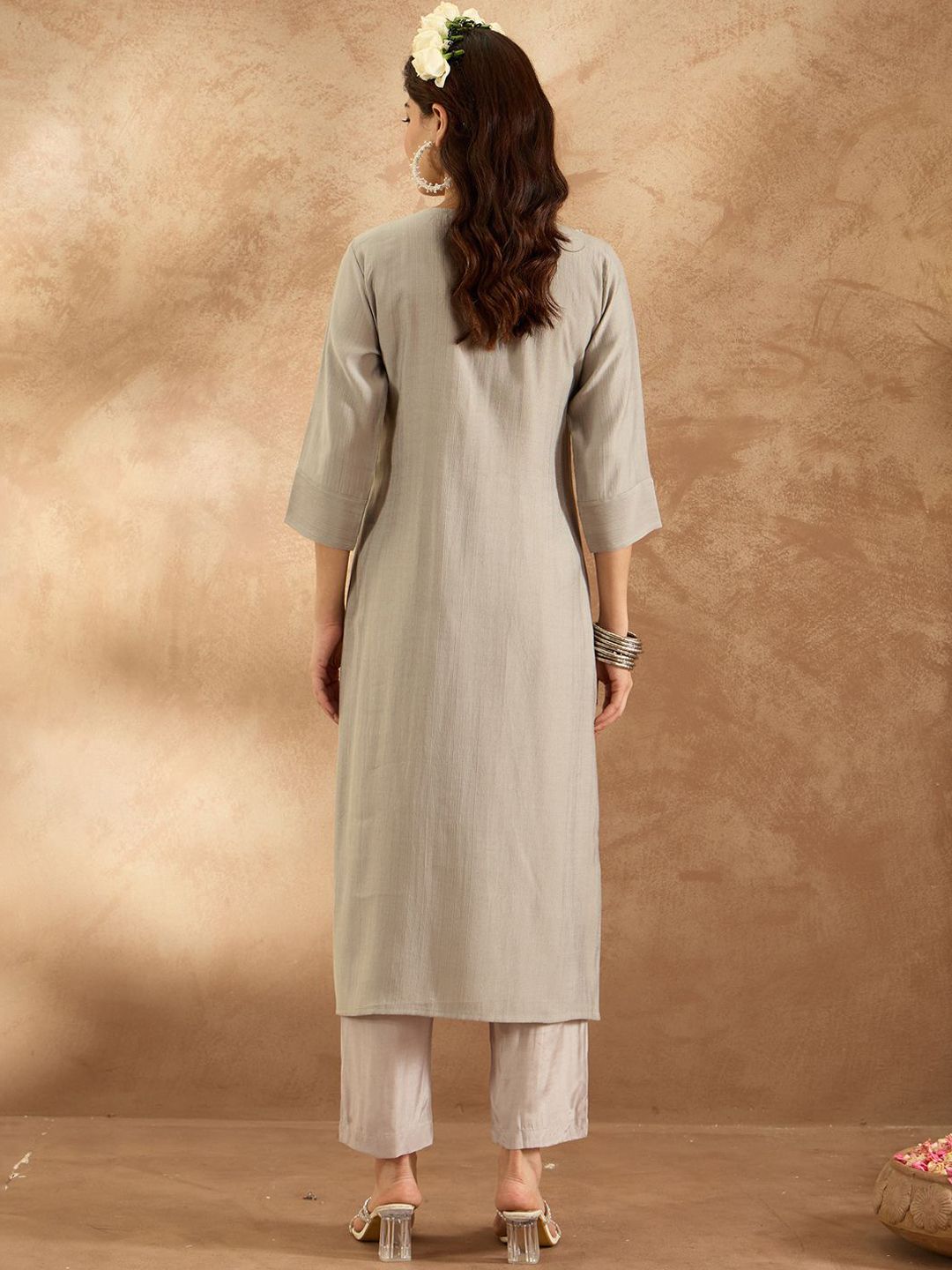 Women Ethnic Motifs Embroidered Regular Thread Work Kurta with Trousers