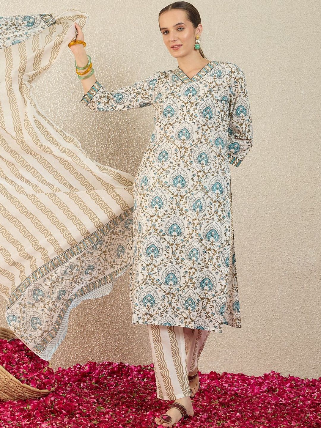 Women Ethnic Motifs Printed Regular Pure Cotton Kurta with Trousers & With Dupatta