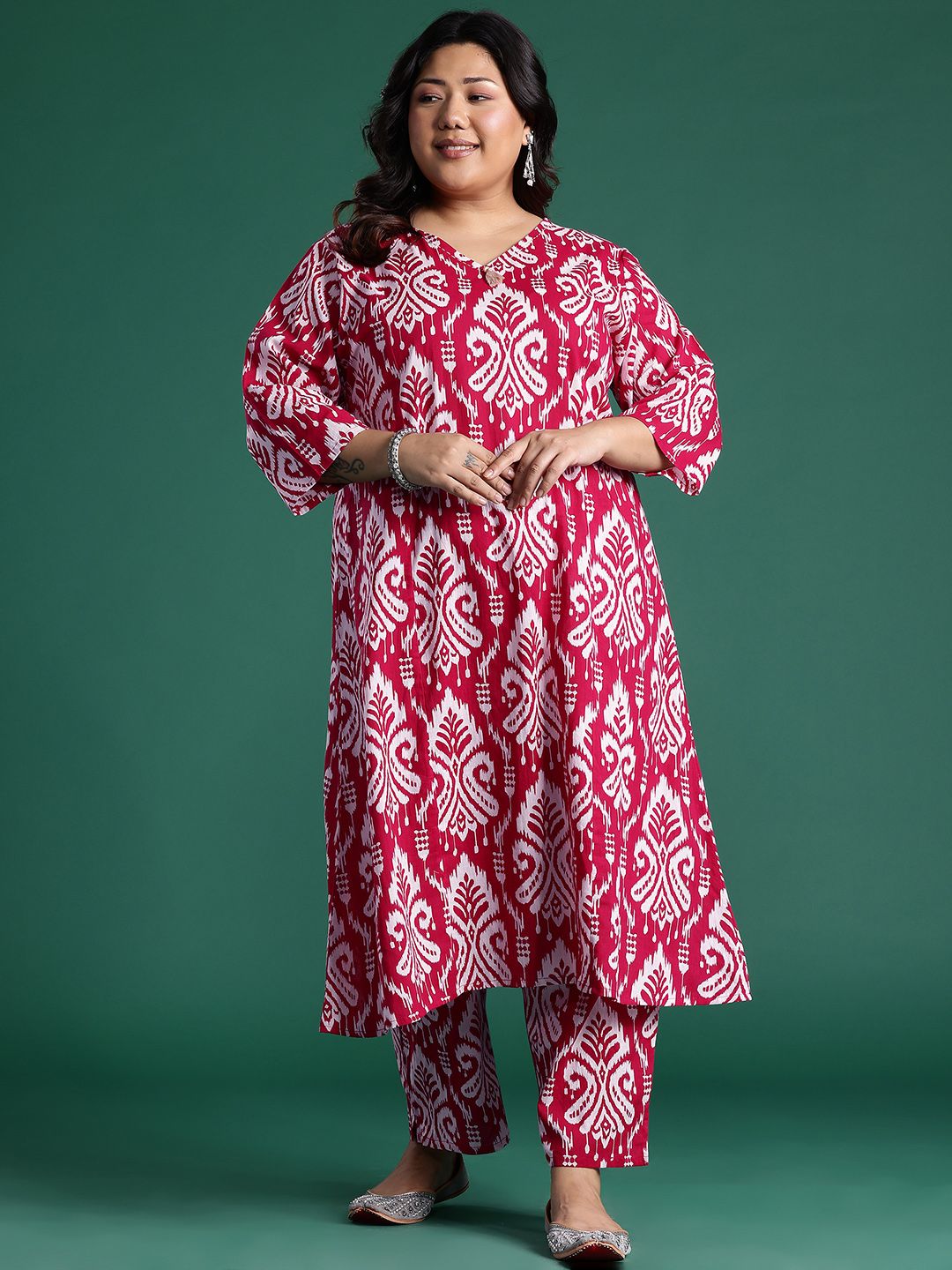 Ethnic Motifs Print Panelled Thread Work Kurta with Trousers