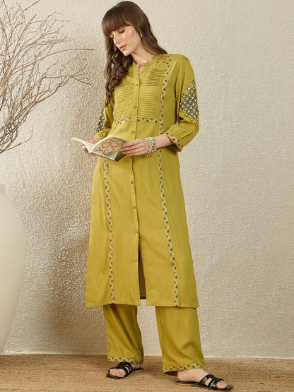 Dhiyona IE Embroidered Mandarin Collar Three-Quarter Sleeves Tunic And Trousers