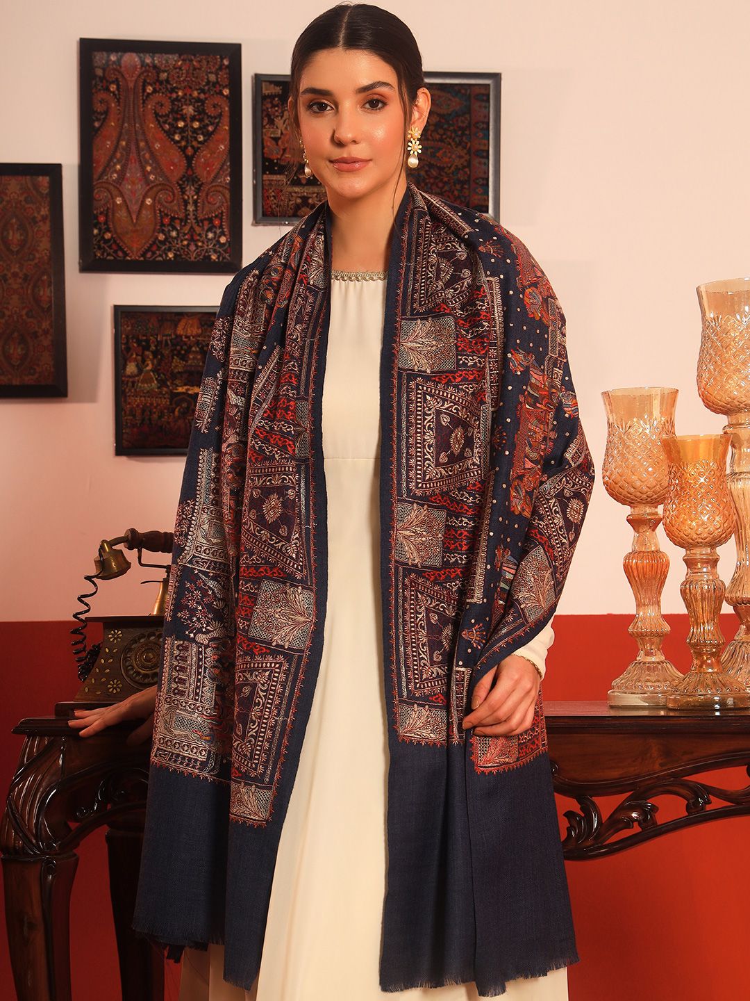 Dhiyona PA Paisley Embroidered Woollen Shawl
