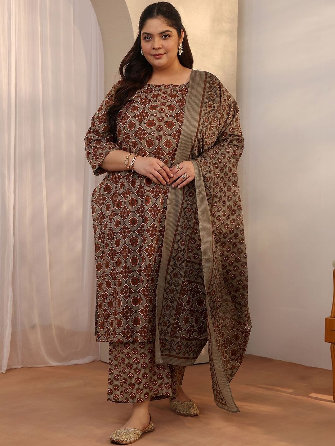 Dhiyona Women's Plus Size Ethnic Motifs Printed Kurta with Trousers & Dupatta