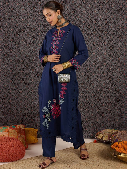 Dhiyona IE Embroidered Round Neck Three-Quarter Sleeves Pure Cotton Tunic And Trousers