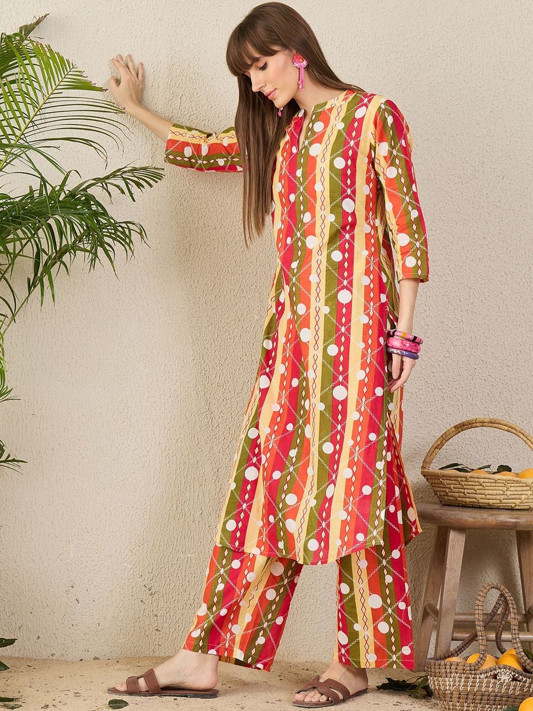 Women Geometric Printed Cotton Kurta with Palazzos