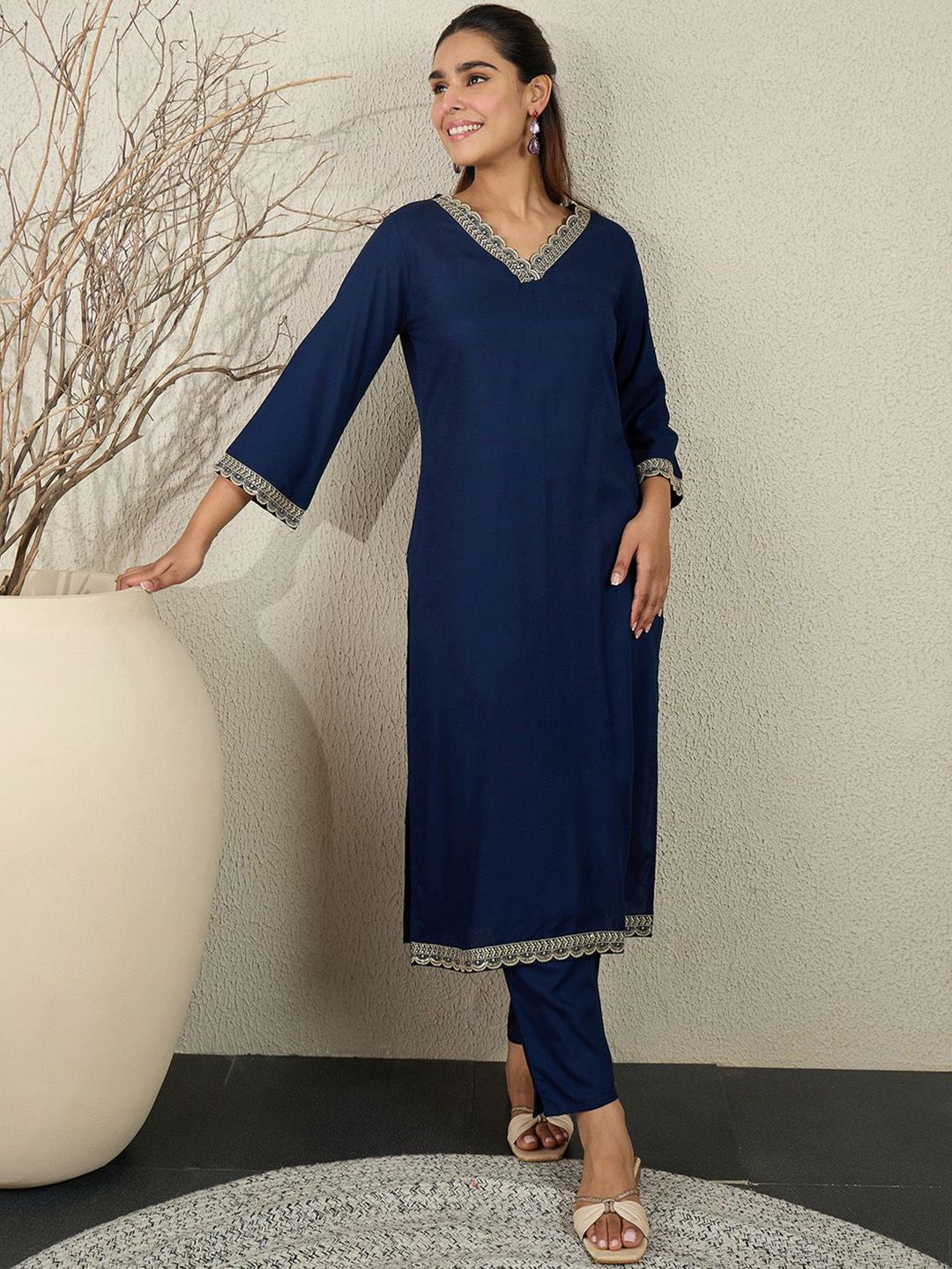 Women Ethnic Motifs Embroidered V-Neck Regular Sequinned Kurta with Trousers
