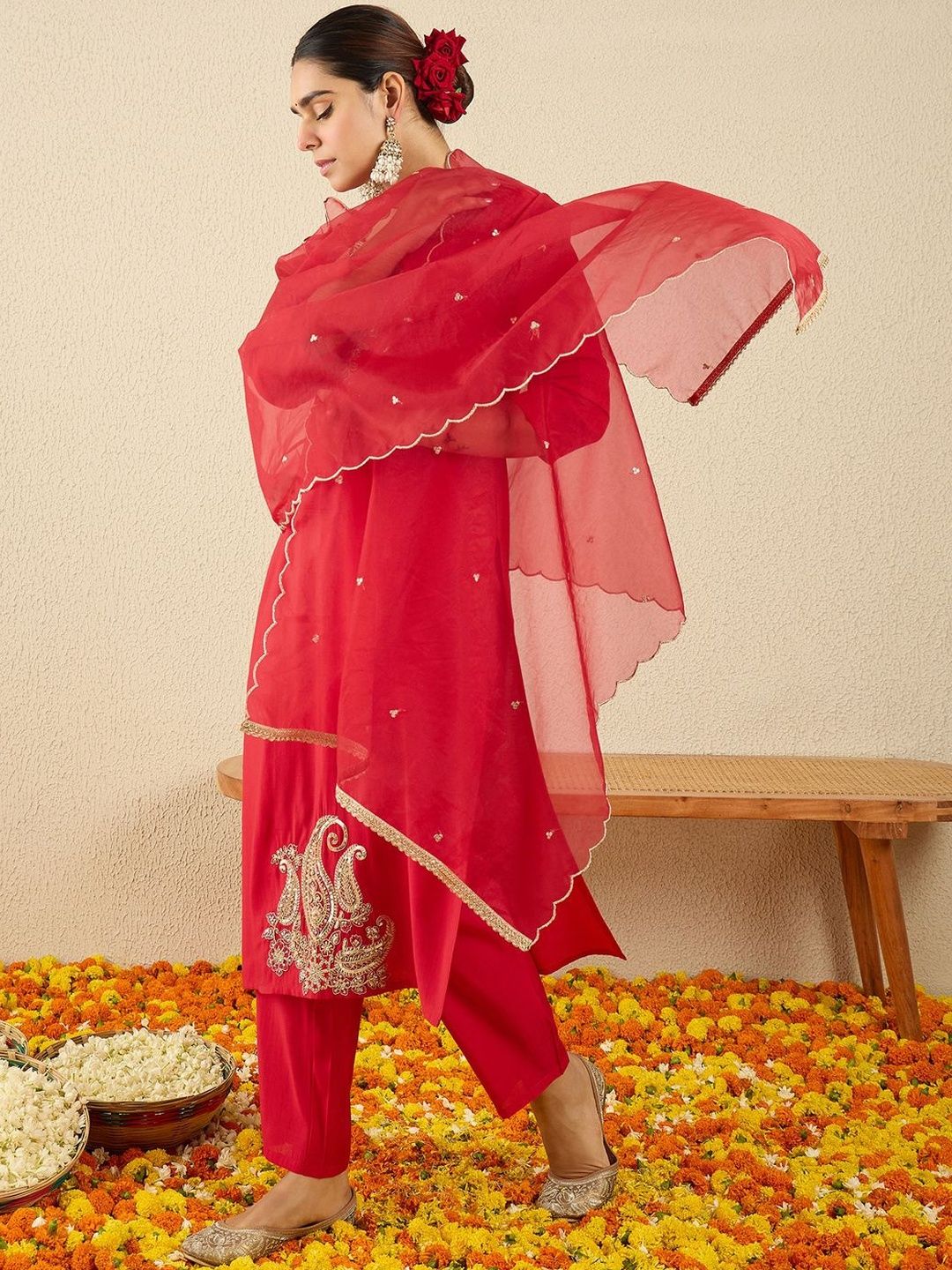 Women Ethnic Motifs Self Design Kurta with Trousers & Dupatta