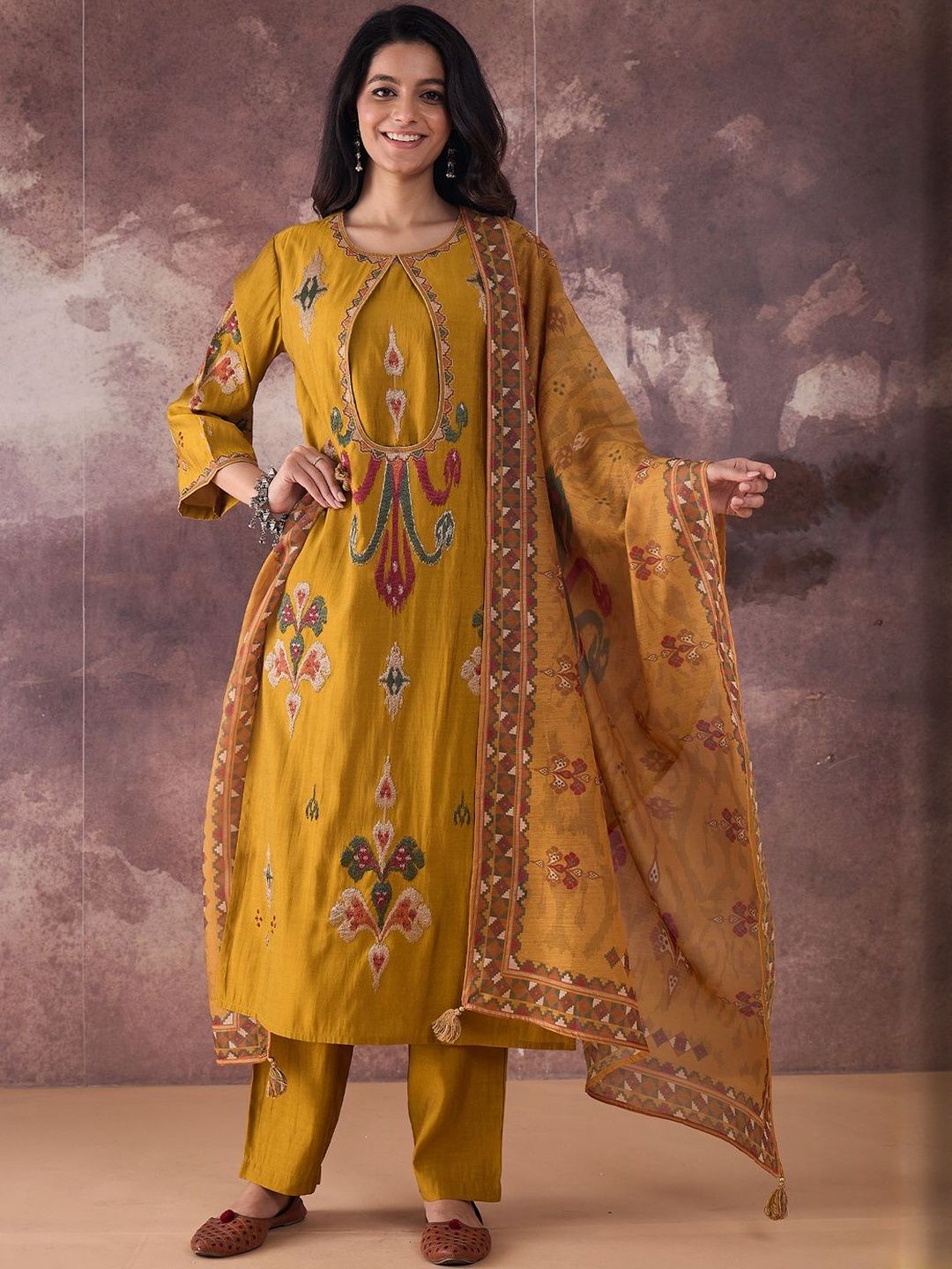 Ethnic Motifs Embroidered Regular Thread Work Kurta With Trousers & Dupatta