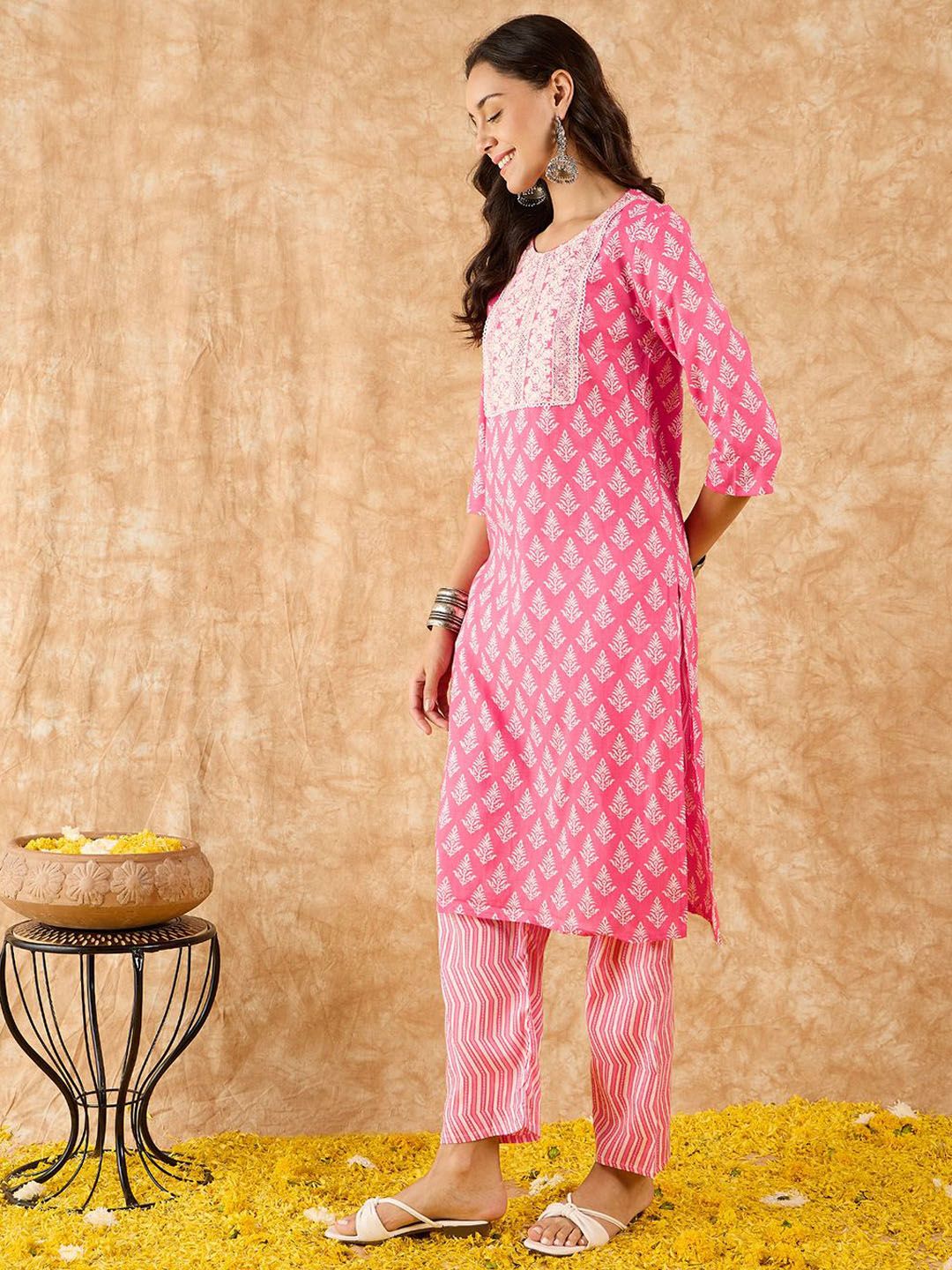 Ethnic Motifs Printed Straight Thread Work Kurta with Trousers