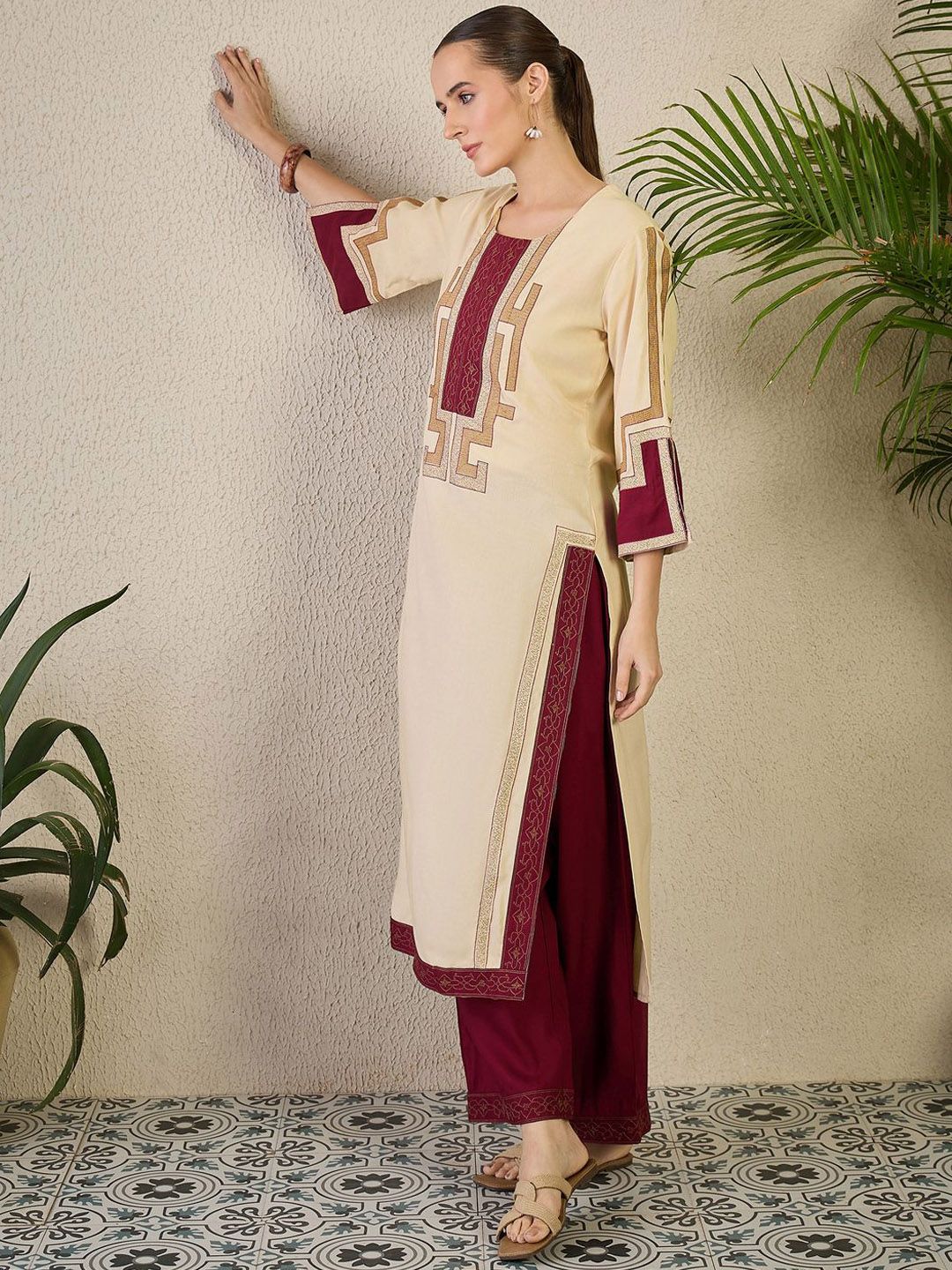 Women Ethnic Motifs Embroidered Regular Thread Work Kurta with Trousers