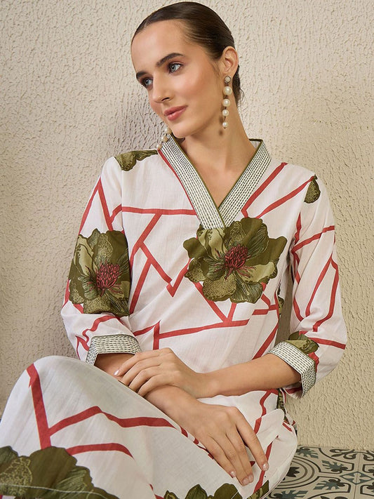 Floral Printed V-Neck Pure Cotton Straight Kurta With Trousers