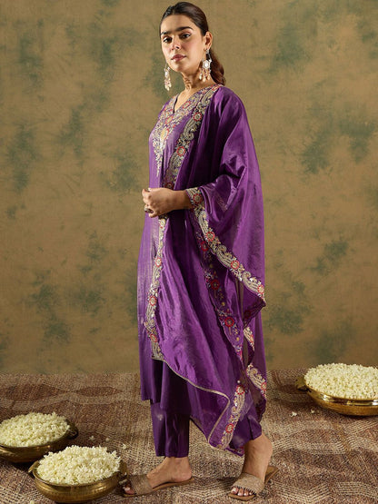 Dhiyona IE Ethnic Motifs Embroidered Kurta With Trousers & Dupatta