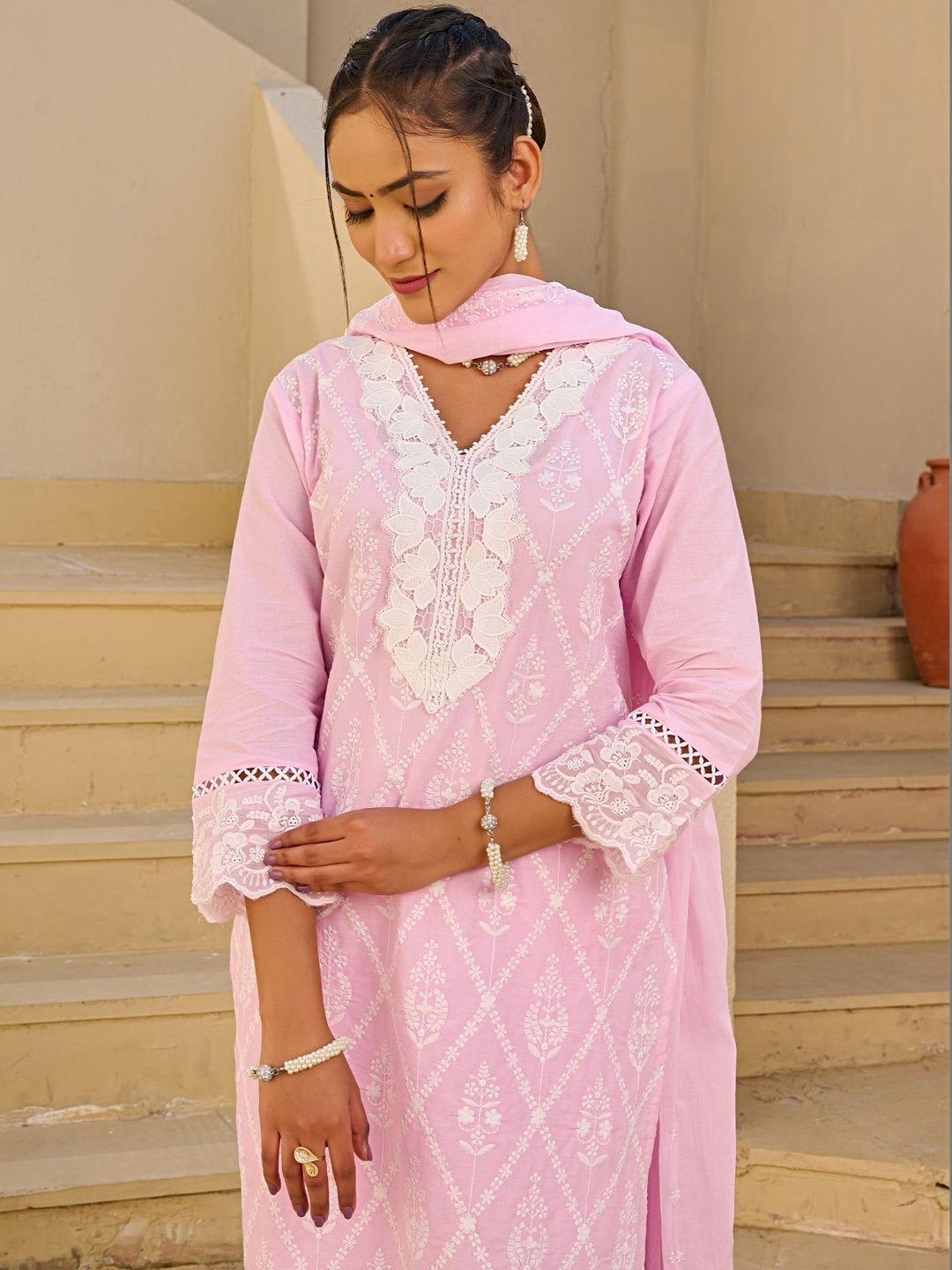 Women Ethnic Motifs Embroidered Regular Thread Work Pure Cotton Kurta with Trousers & With Dupatta
