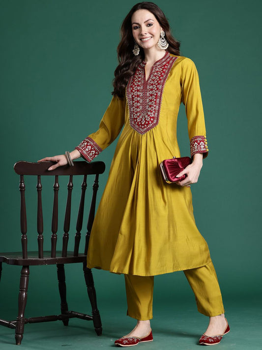 Dhiyona IE Embroidered Tunic & Trouser Co-Ords Set