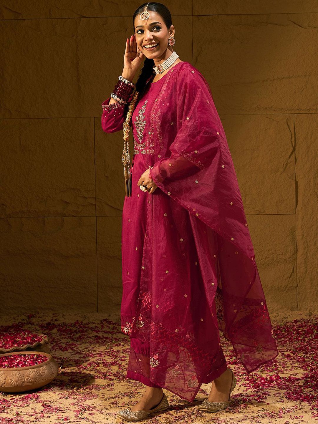 Dhiyona IE Floral Embroidered Straight Thread Work Kurta with Trousers & Dupatta