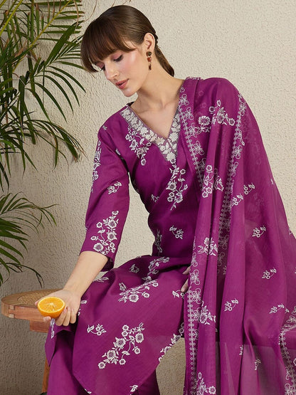 Women Floral Embroidered Regular Thread Work Pure Cotton Kurta with Trousers & With Dupatta
