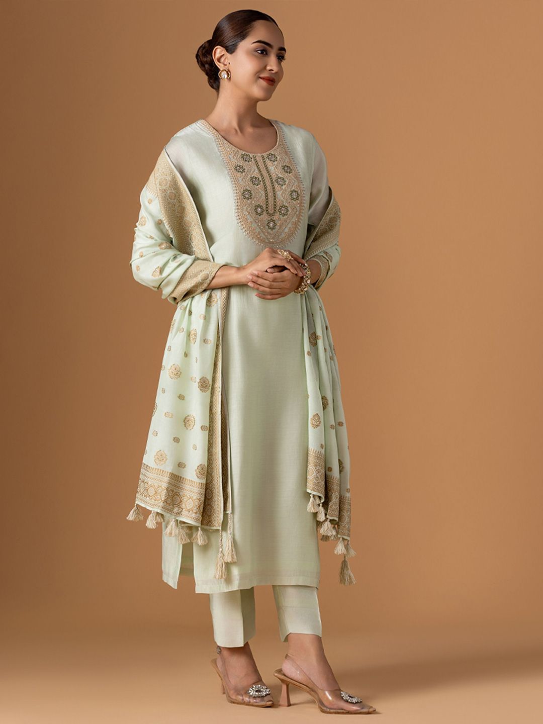 Dhiyona WP Women Solid Embroidered Kurta with Trousers & Dupatta