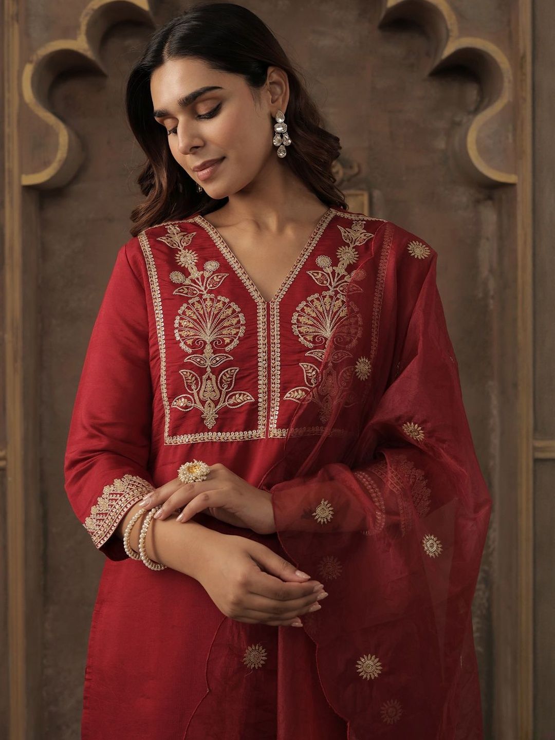 Women Ethnic Motifs Embroidered Regular Thread Work Kurta with Trousers & Dupatta