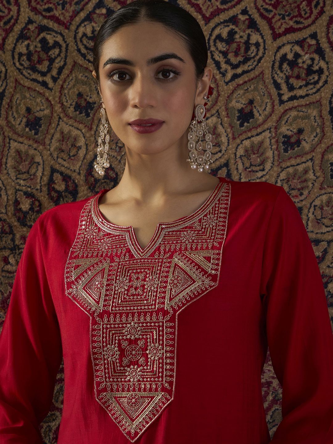 Ethnic Motifs Embroidered Round Neck Thread Work Straight Kurta With Trouser