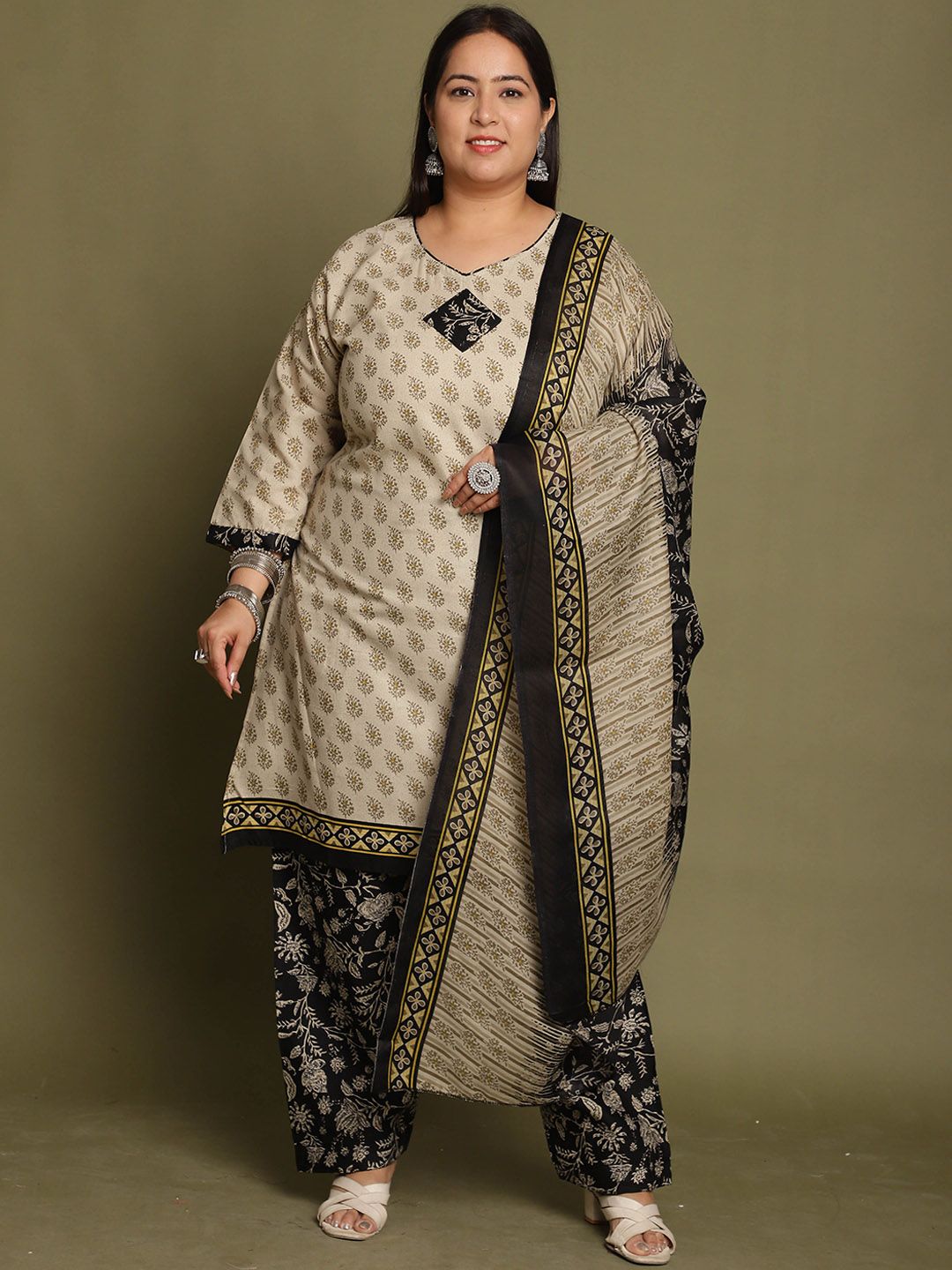 Dhiyona KL Women Ethnic Motifs Printed Kurta with Salwar & Dupatta