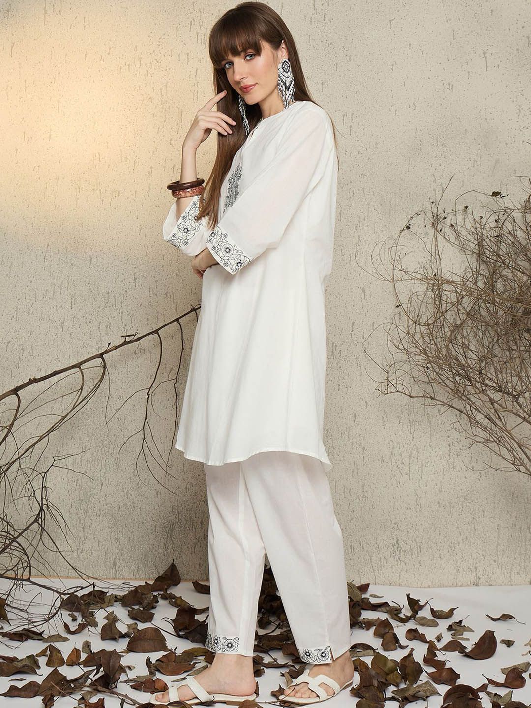 Women Ethnic Motifs Embroidered Pure Cotton Kurta with Trouser