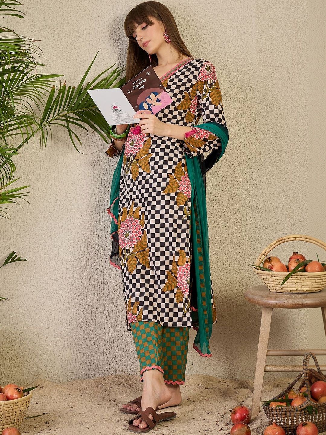 Women Printed Regular Thread Work Pure Cotton Kurta with Trousers & With Dupatta