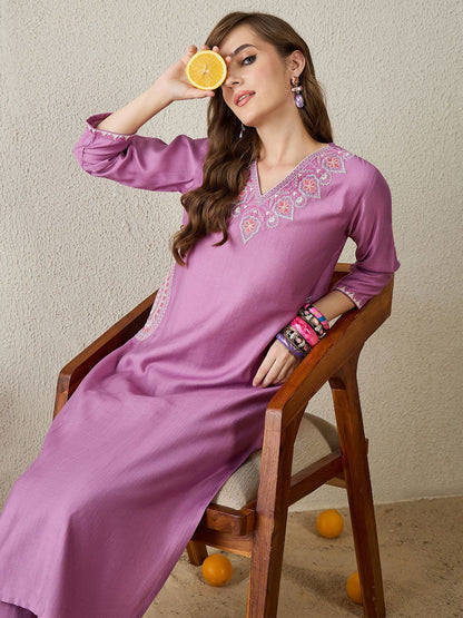 Floral Embroidered V-Neck Kurta with Trousers