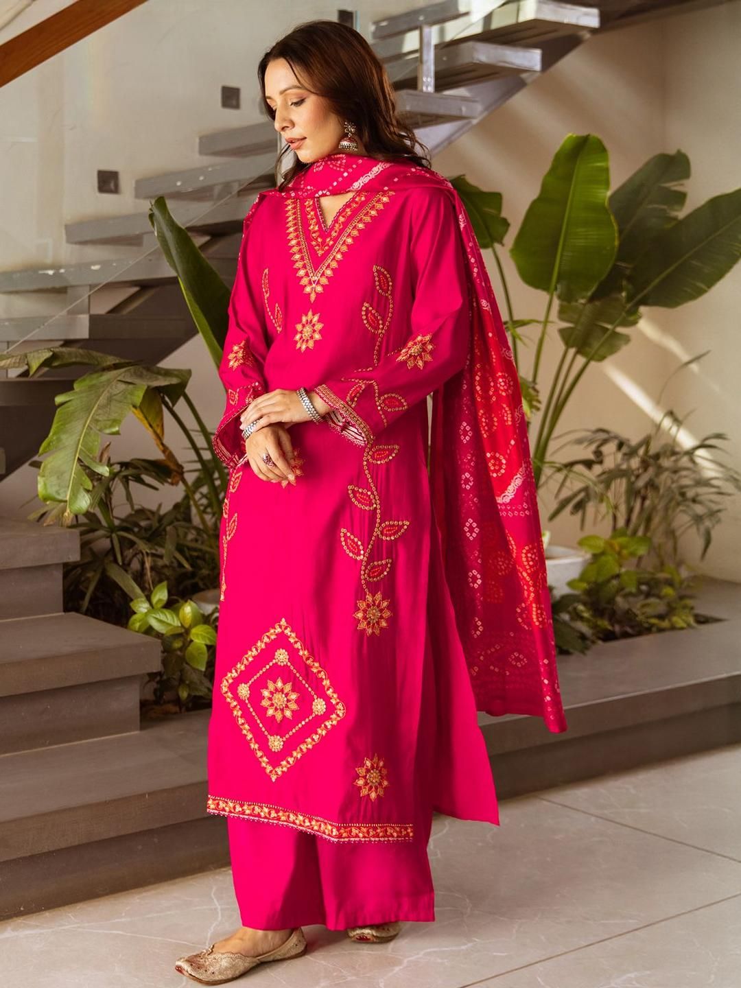 Women Bandhani Embroidered Kurta with Palazzos & Dupatta