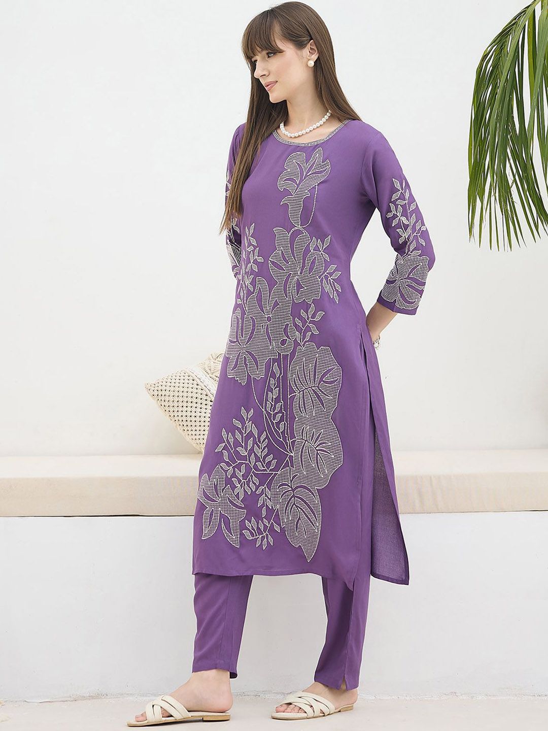 Women Floral Printed Regular Kurta with Trousers