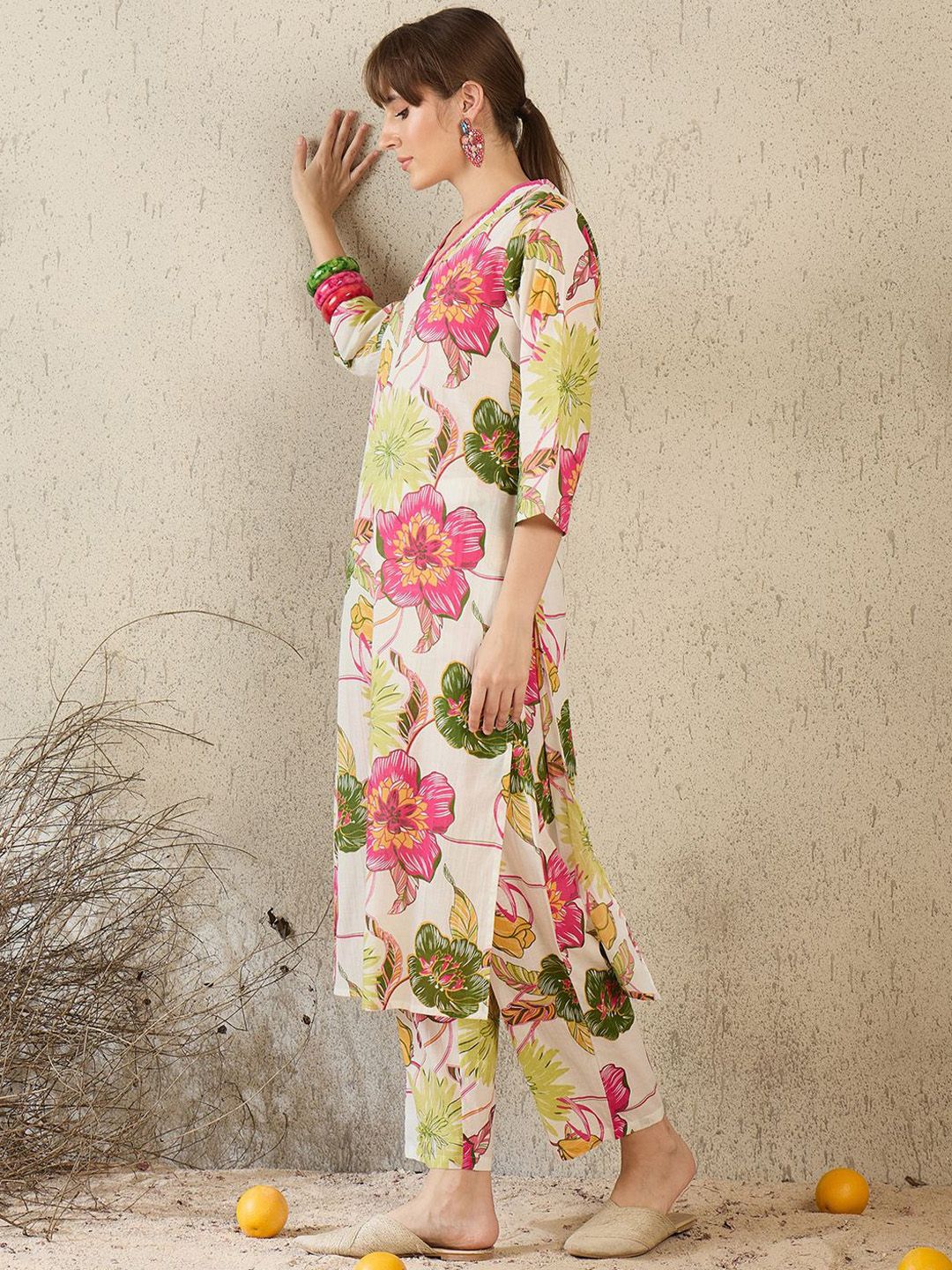 Women Floral Printed Pure Cotton Kurta with Trouser