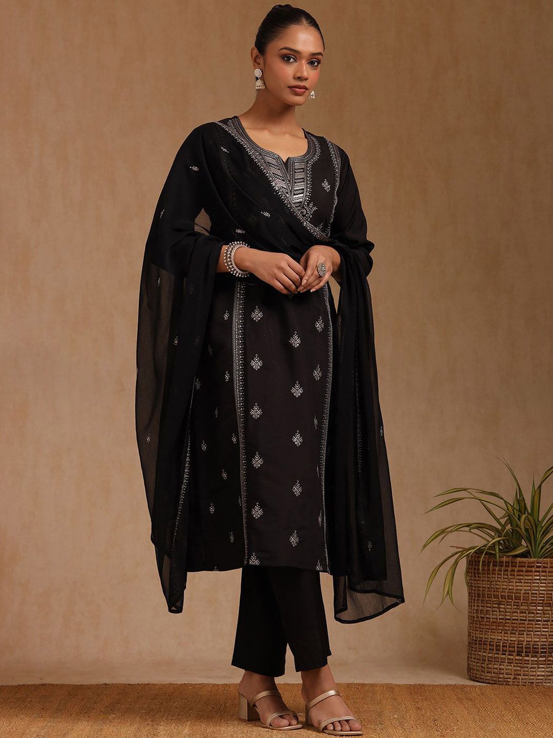 Dhiyona SO Women's Floral Embroidered Notch Neck Sequinned Straight Kurta With Trousers & Dupatta