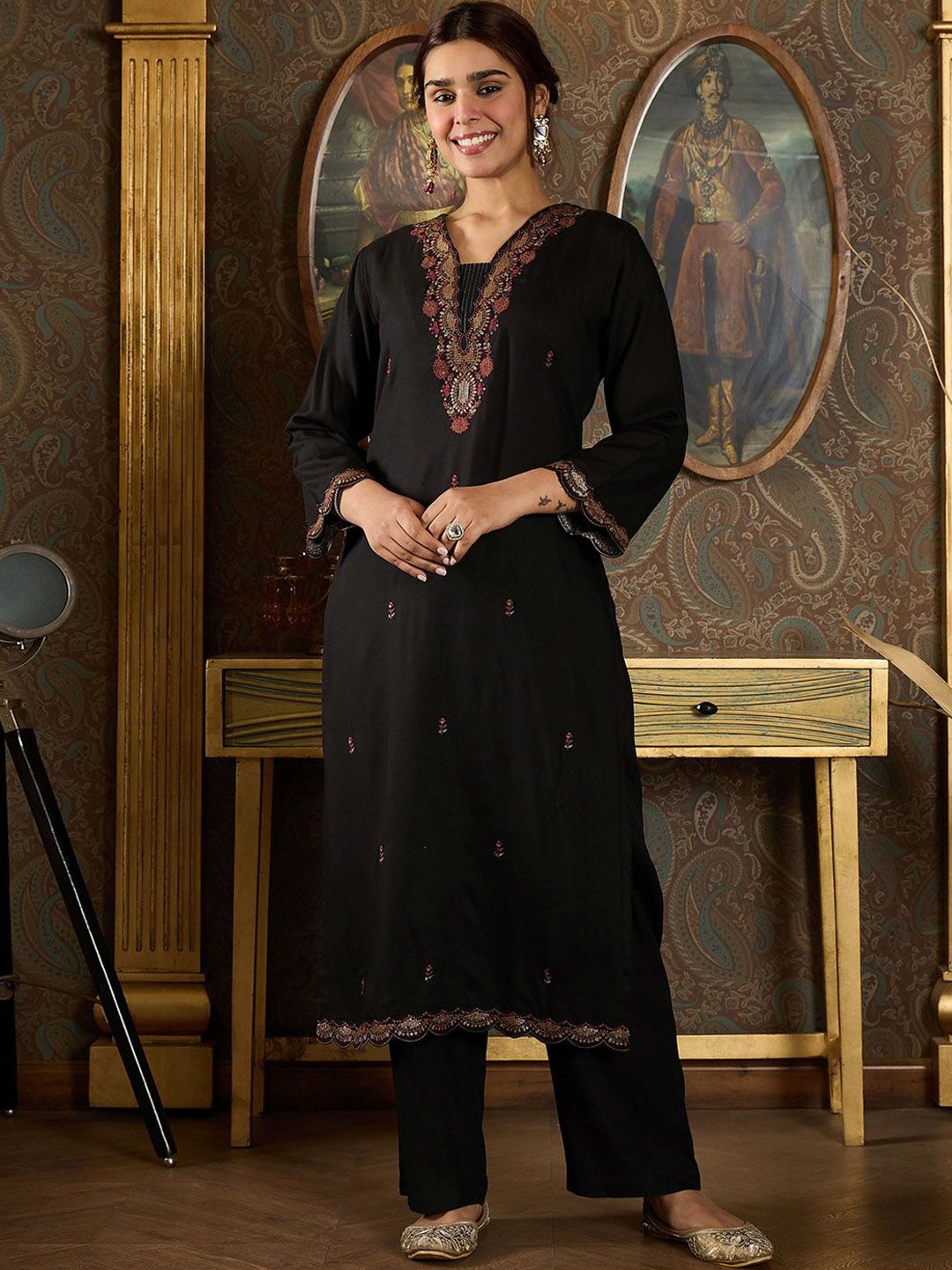 Ethnic Motifs Embroidered Thread Work Kurta with Trousers & Dupatta