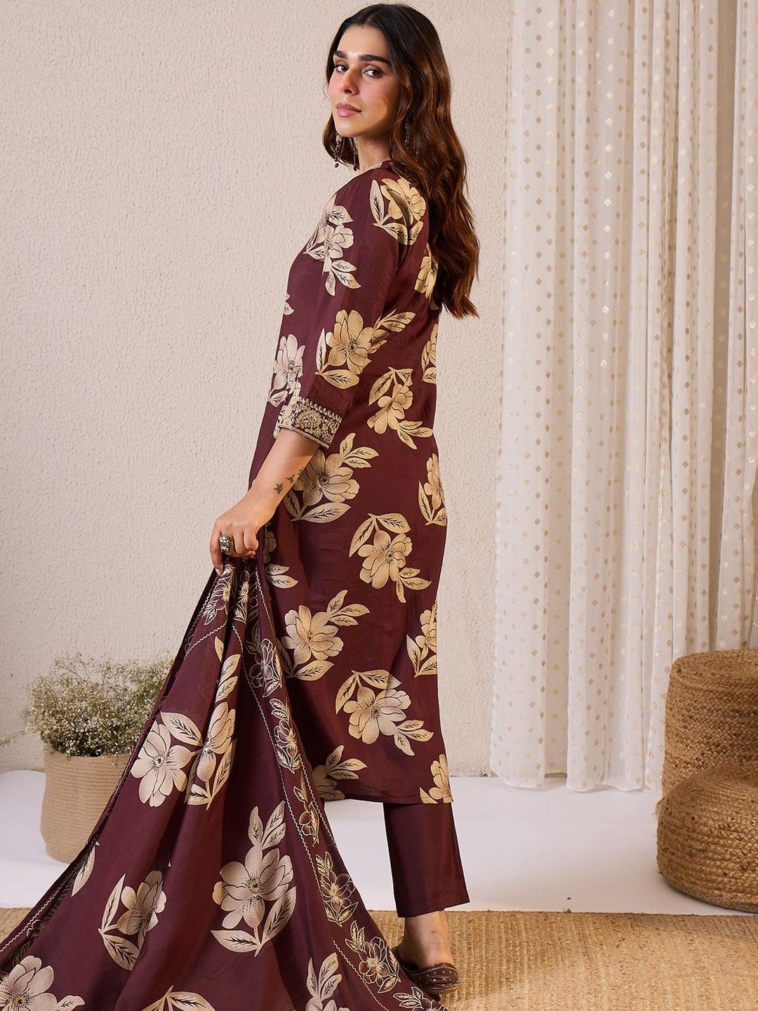 Women Floral Printed Kurta with Trousers & Dupatta
