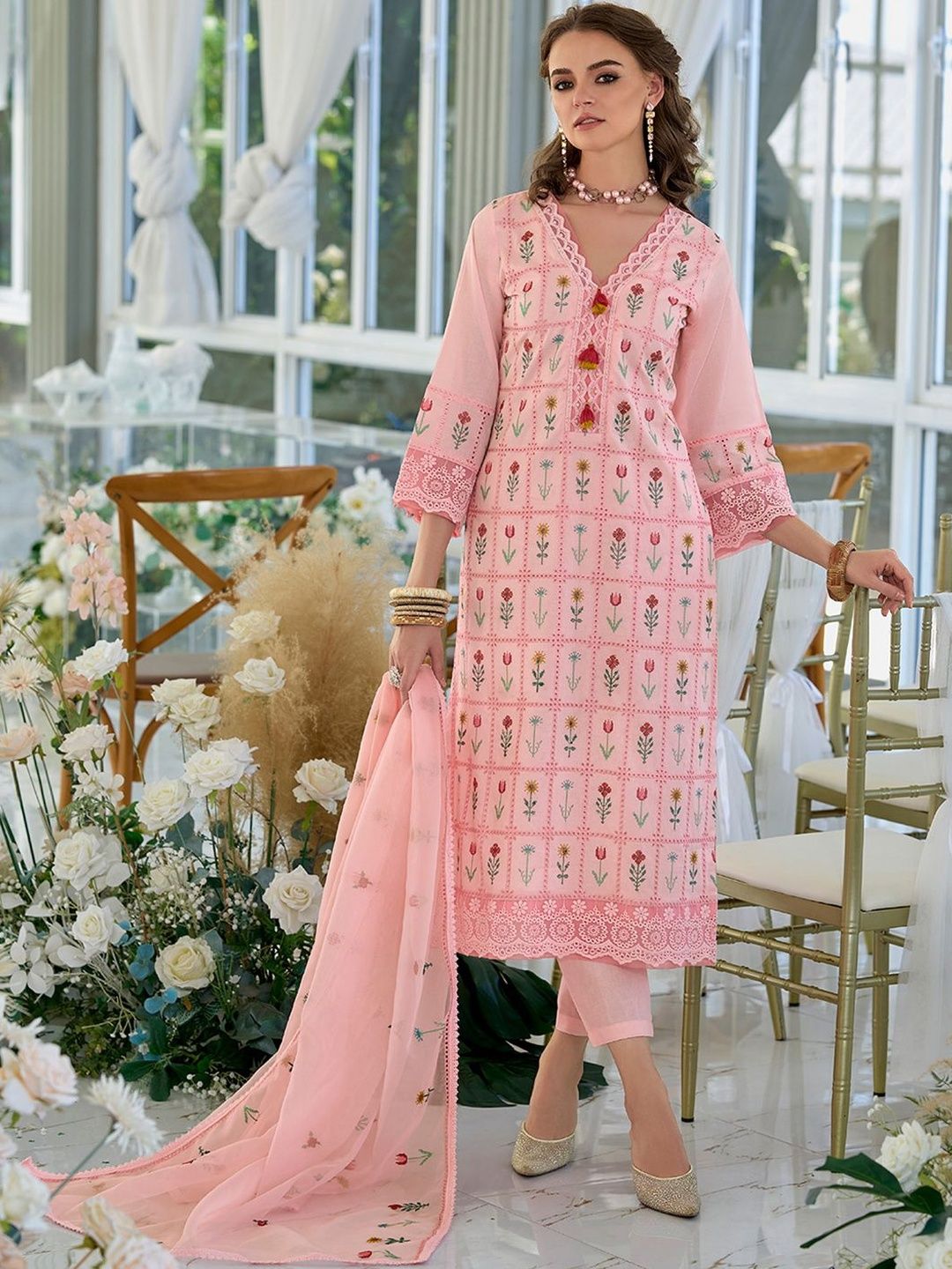 Dhiyona IE Women Floral Embroidered Regular Thread Work Pure Cotton Kurta with Trousers & With Dupatta