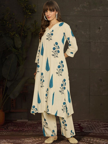 Women Floral Printed Regular Kurta with Trousers