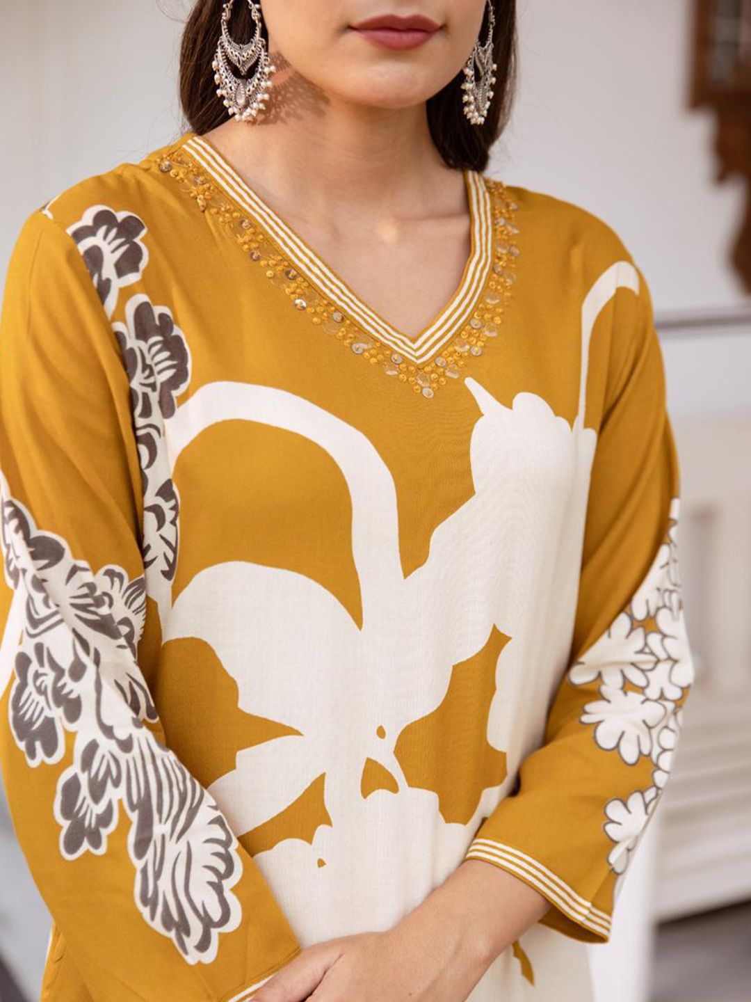 Floral Printed Sequinned Kurta With Salwar