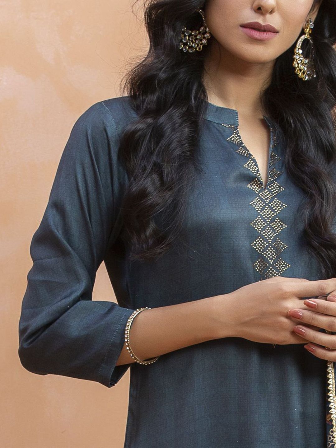 Dhiyona WP Geometric Embroidered Beads and Stones Chanderi Silk Kurta Set
