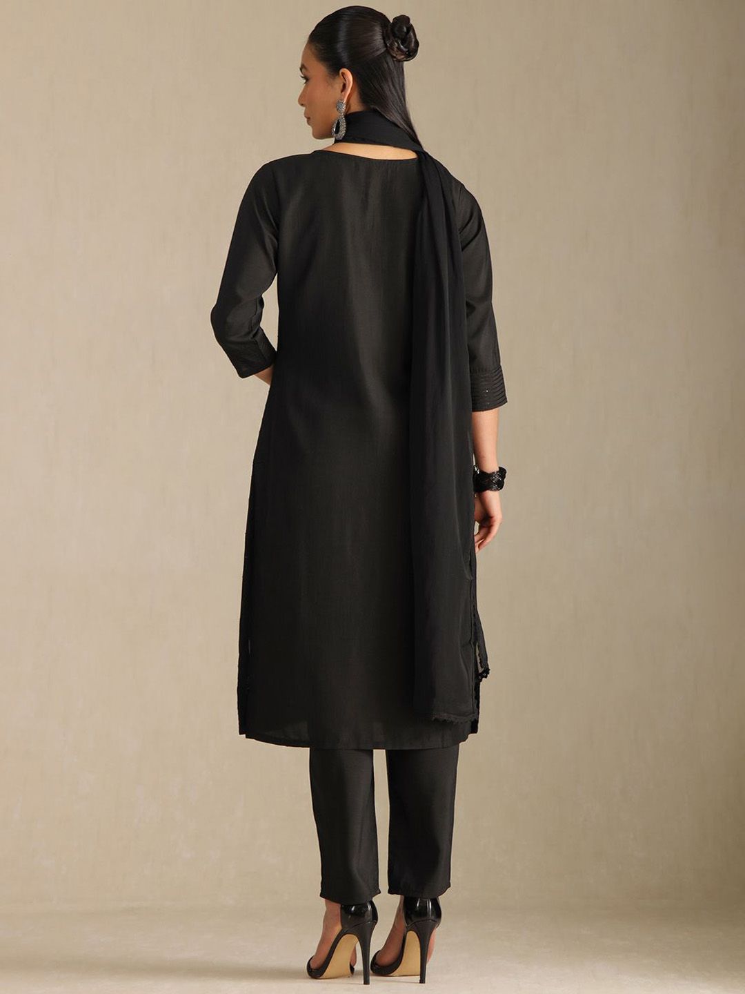 Dhiyona SO Women's Geometric Embroidered Sequinned Straight Kurta With Trousers & Dupatta