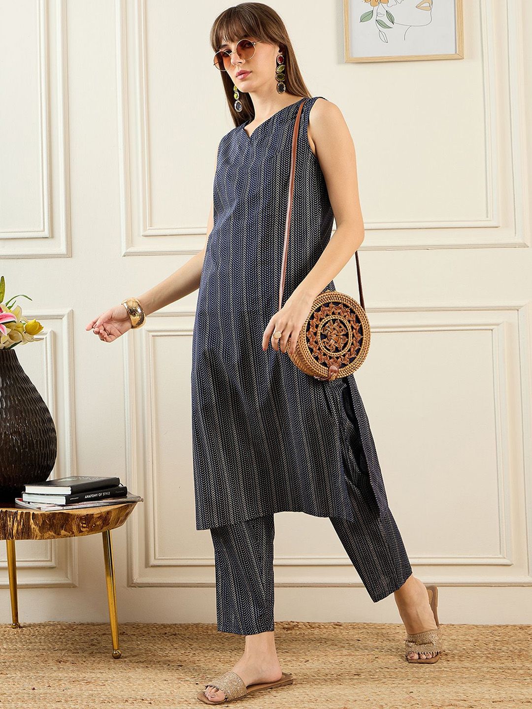 Dhiyona IE Geometric Printed Sweetheart Neck Pure Cotton Straight Kurta With Trousers