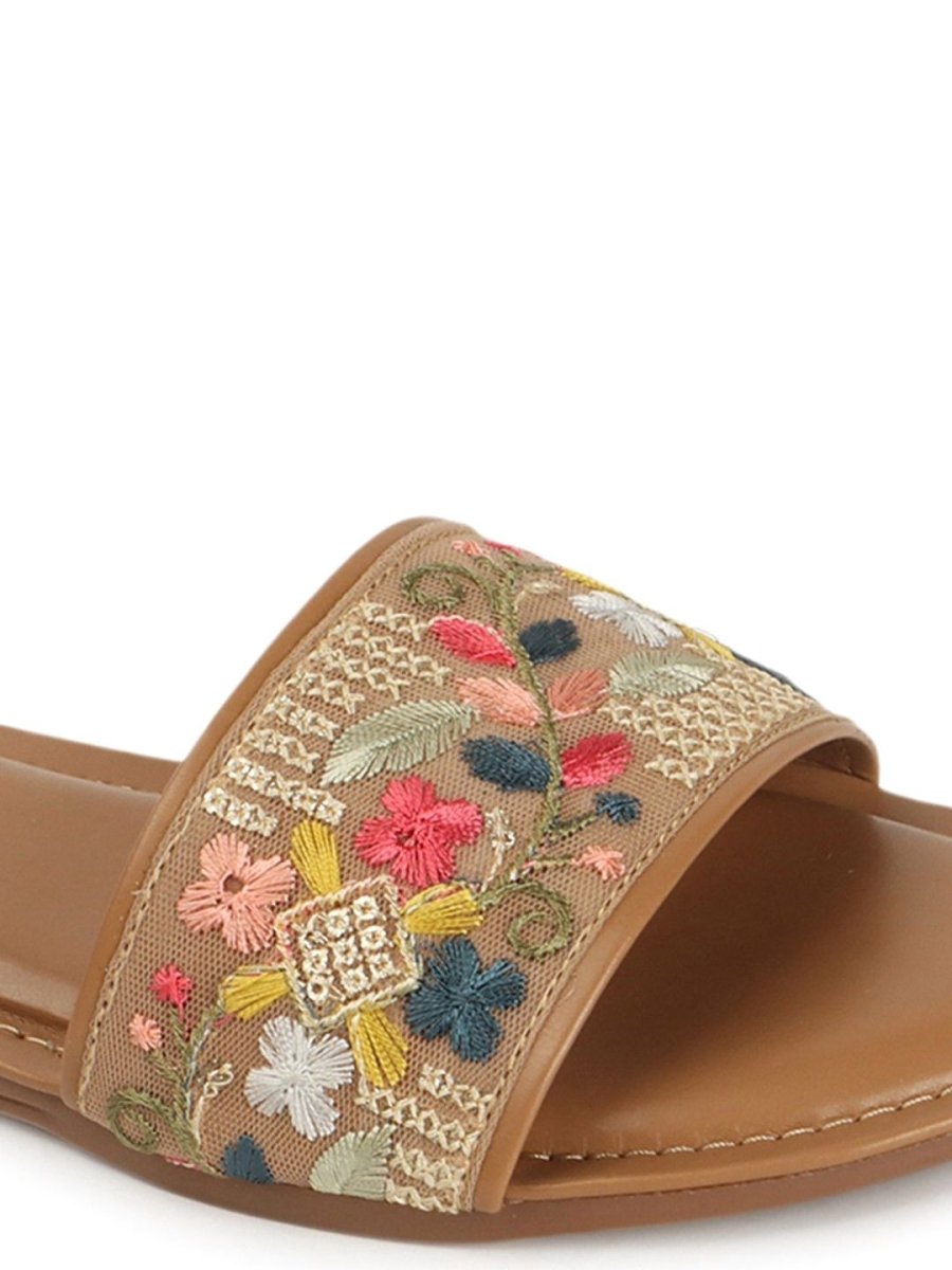 Dhiyona AK Women Ethnic Open Toe Flats with Embroidered