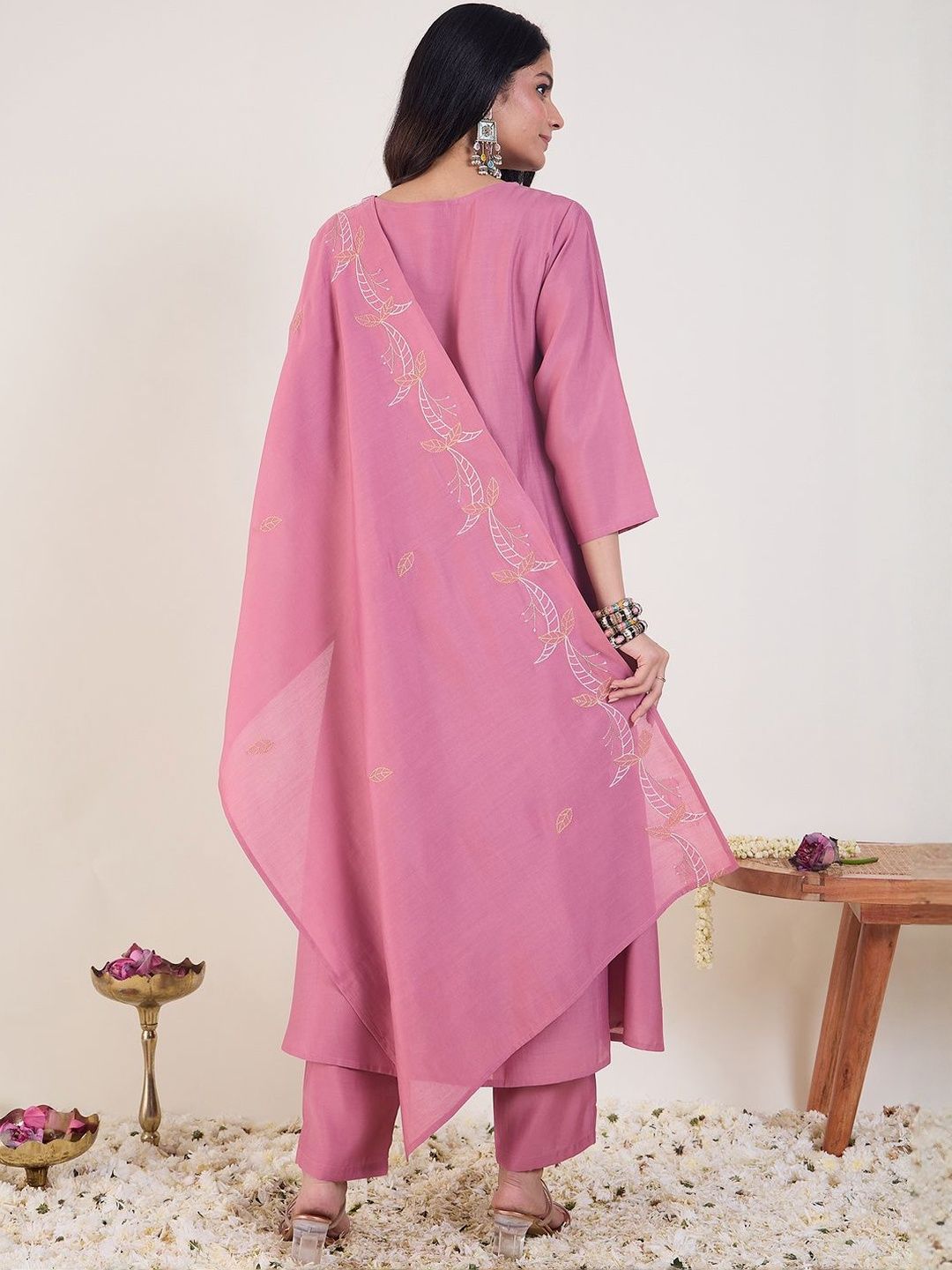 Floral Embroidered Thread Work Straight Kurta with Trousers & Dupatta