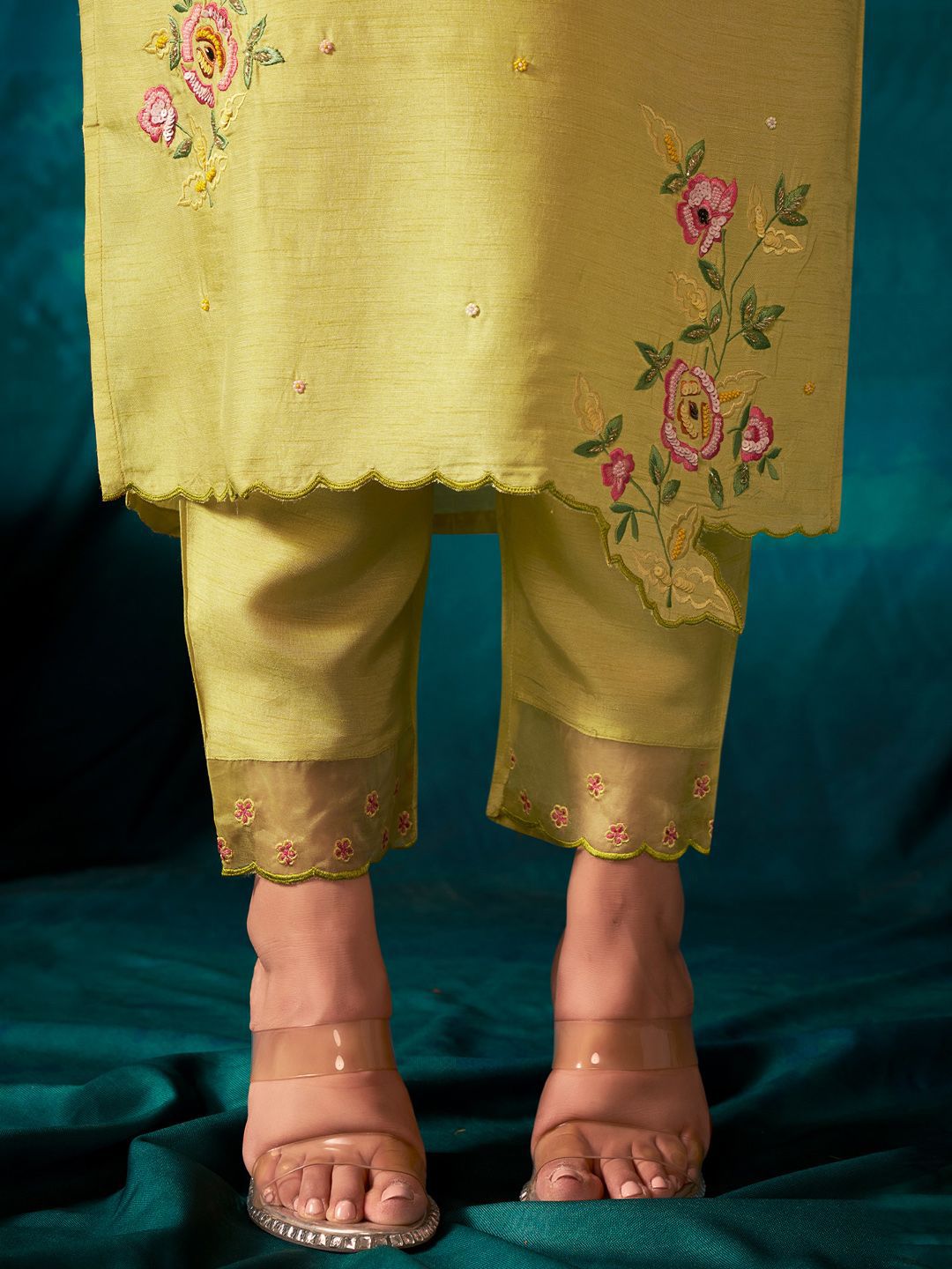 Women Floral Embroidered Beads and Stones Kurta with Trousers & With Dupatta