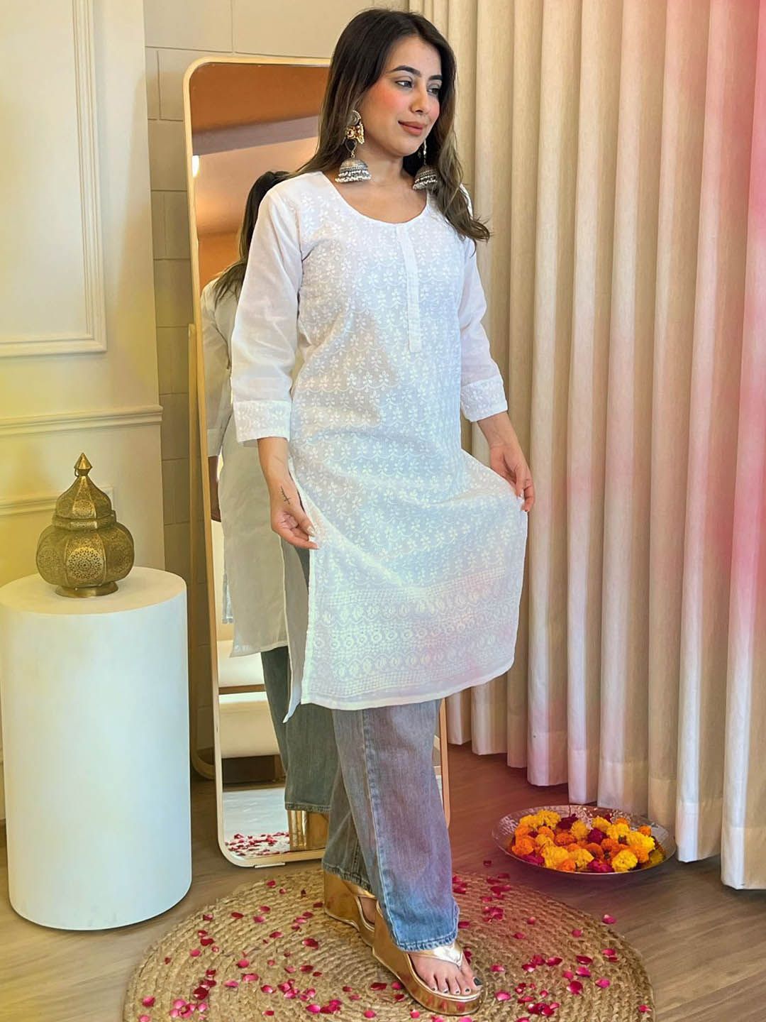 Dhiyona IE Women Ethnic Motifs Embroidered Thread Work Kurta