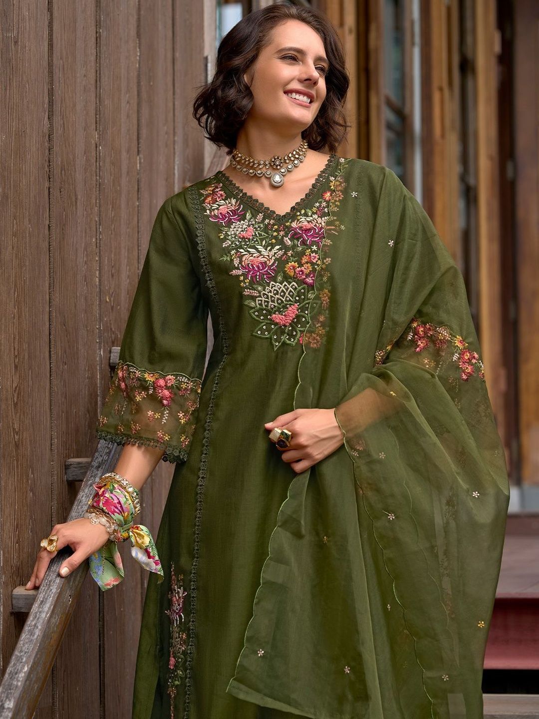 Floral Embroidered V-Neck Straight Thread Work Kurta With Trousers & Dupatta