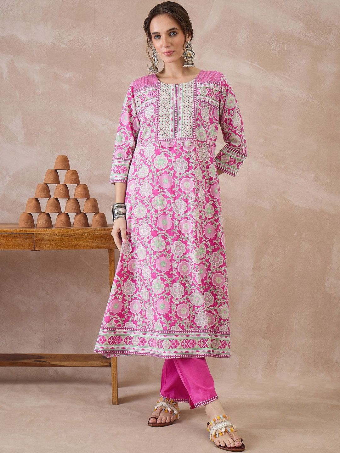 Women Floral Printed Regular Thread Work Pure Cotton Kurta with Trousers & With Dupatta